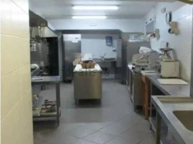 Locale in vendita di 280 m² in Viale Santa Lucia
