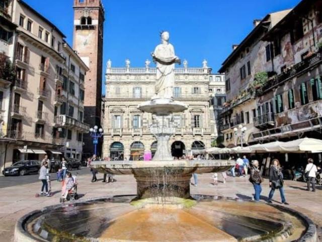 Locale in vendita di 280 m² in Piazza Erbe
