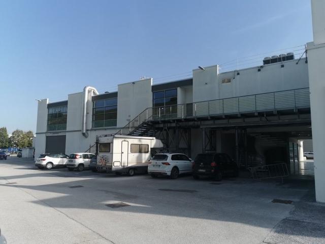 Locale in vendita di 281 m² in Contrada Pace