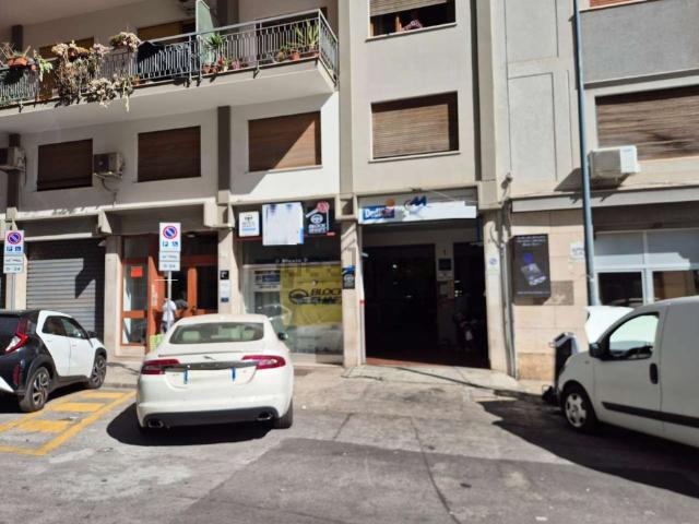 Locale in vendita di 282 m² in Via Francesco Guardione