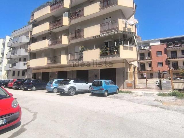 Locale in vendita di 282 m² in Via Madre Anna Ventura, 10