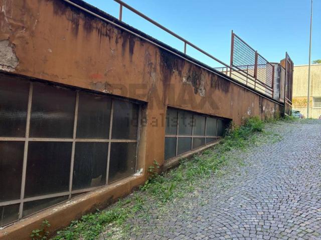 Locale in vendita di 283 m² in Via Augusto Vanzetti, 18