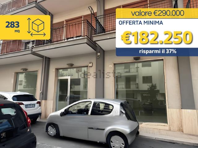 Locale in vendita di 283 m² in Via Vittorio Emanuele Orlando, 43