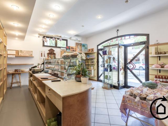 Locale in vendita di 286 m² in Via Cerchia, 17