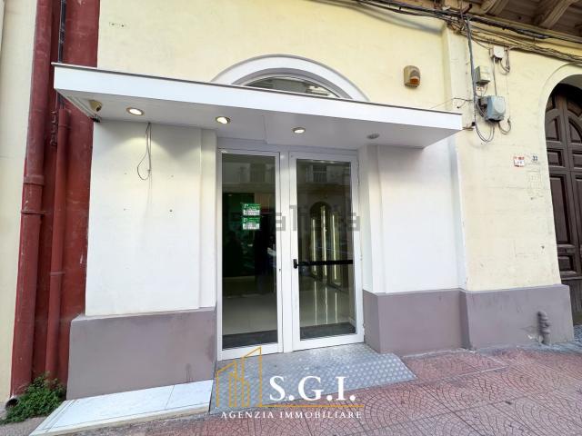 Locale in vendita di 287 m² in Via Vincenzo Pupino, 31