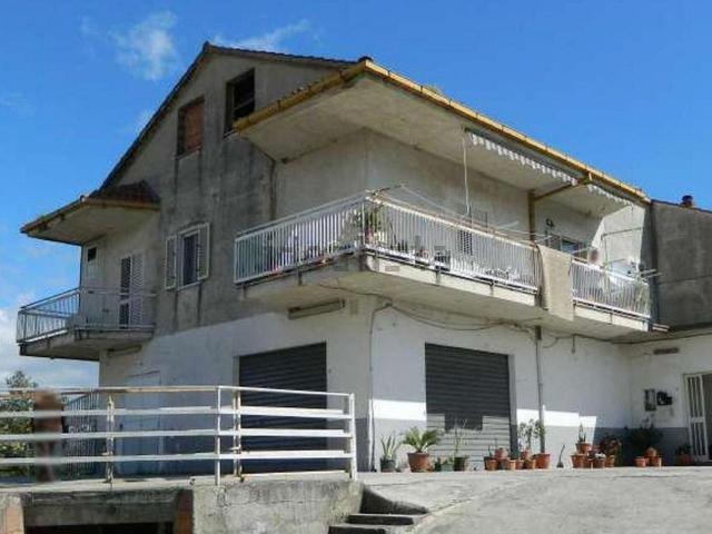 Locale in vendita di 288 m² in Strada Provinciale 248 di Luzzi