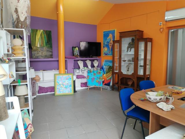 Locale in vendita di 28 m² in Piazzale Abruzzo, 2
