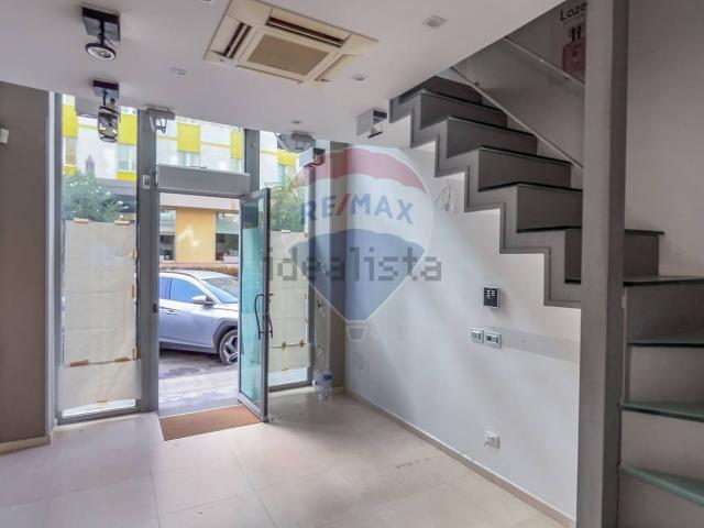 Locale in vendita di 28 m² in Via Ticino, 12