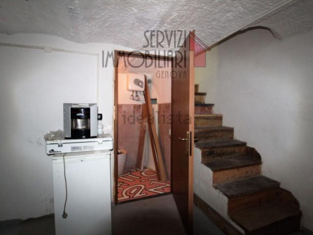Locale in vendita di 28 m² in Via Acquarone