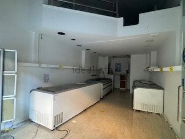 Locale in vendita di 28 m² in Via Andrea Sorrentino