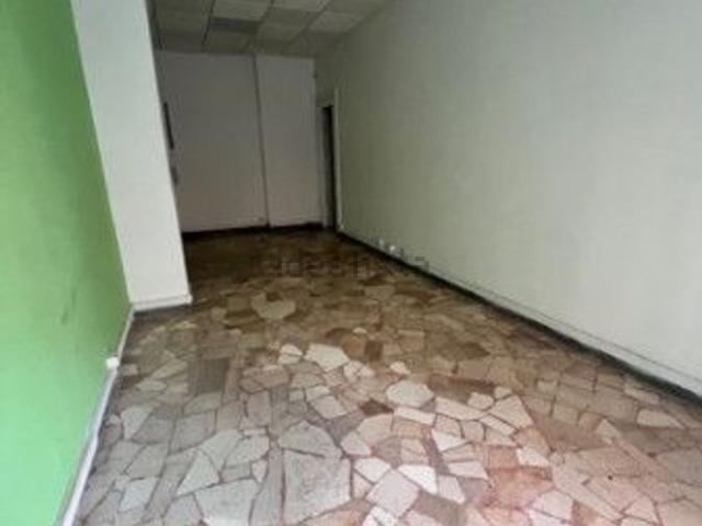 Locale in vendita di 28 m² in Via Concerviano, 11