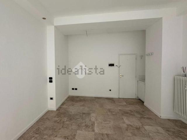 Locale in vendita di 28 m² in Via Fratelli Perini