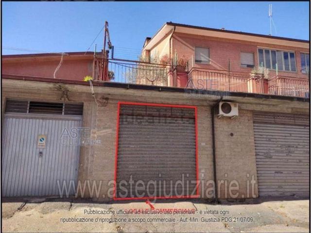 Locale in vendita di 28 m² in Via Salvatore Alessi, 10