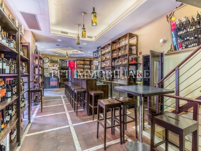 Locale in vendita di 290 m² in Via Ostiense
