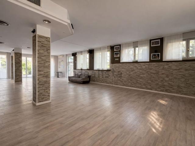 Locale in vendita di 290 m² in Largo Silo, 8