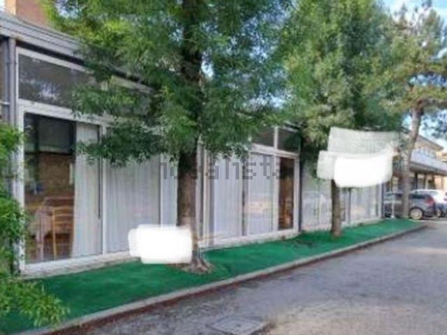 Locale in vendita di 293 m² in Viale Veneto, 32