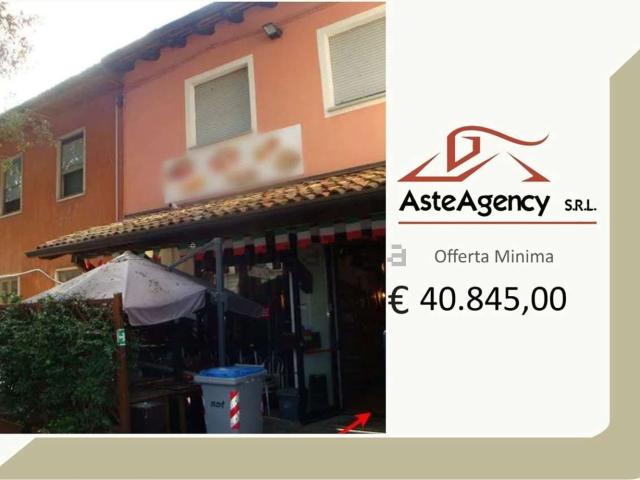 Locale in vendita di 295 m² in Via Enrico Fruch, 9