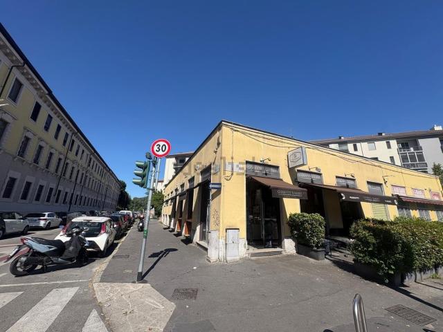 Locale in vendita di 295 m² in Via Nicolò Barabino, 7