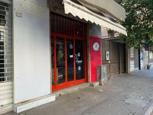 Locale in vendita di 29 m² in Via Giulio Antonio Acquaviva