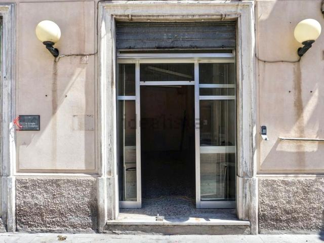 Locale in vendita di 33 m² in Piazza Claudio Monteverdi, 242