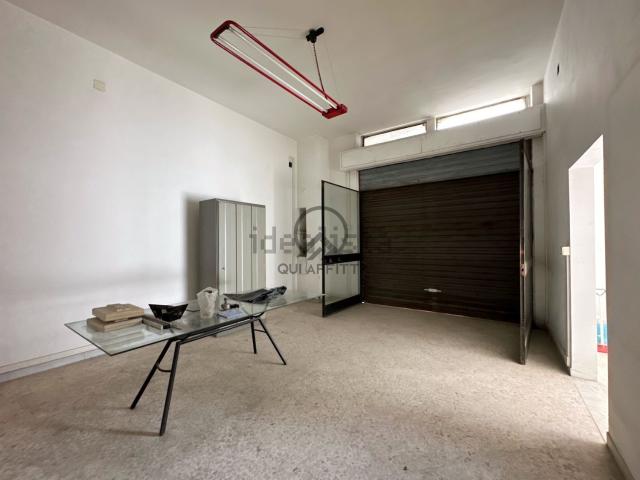 Locale in vendita di 33 m² in Piazza Iacopo Sannazzaro