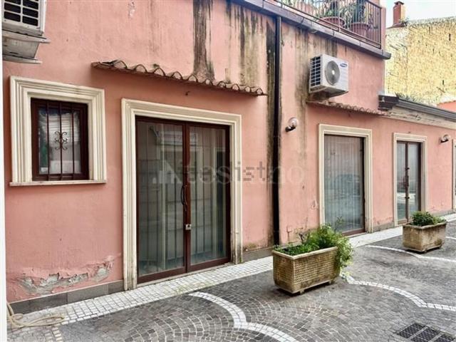 Locale in vendita di 33 m² in Piazza Sant&apos Anna