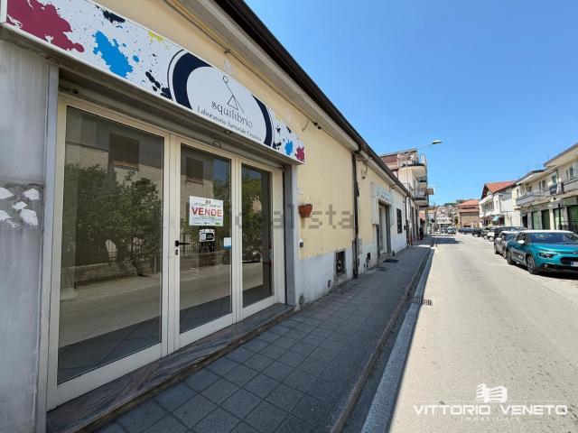 Locale in vendita di 33 m² in Via Benedetto Croce, 20