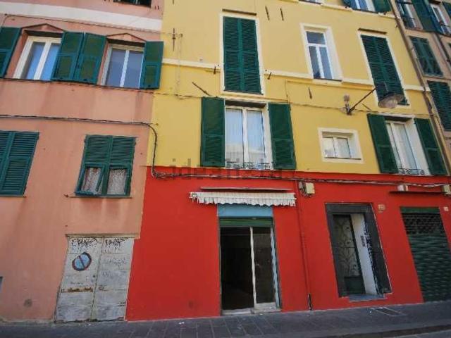 Locale in vendita di 33 m² in Via del Molo