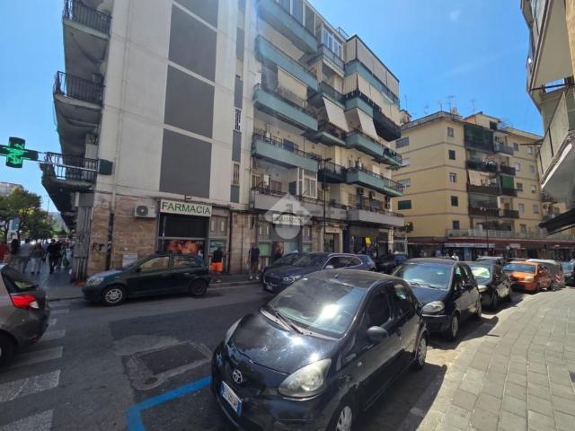 Locale in vendita di 33 m² in Via Nicolò Garzilli, 9