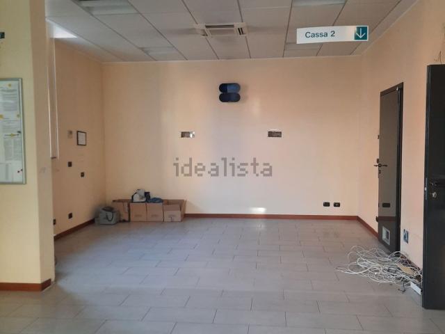 Locale in vendita di 300 m²