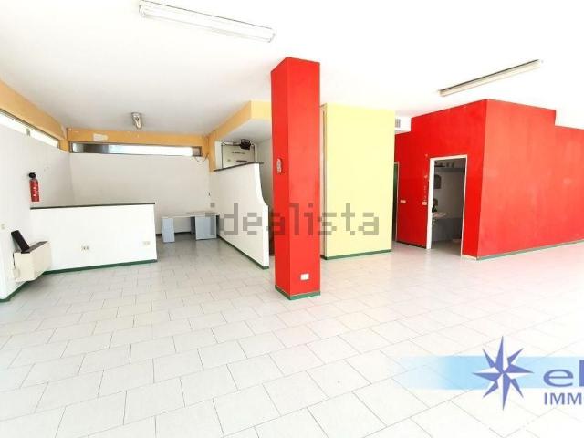 Locale in vendita di 300 m²