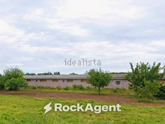 Locale in vendita di 300 m²