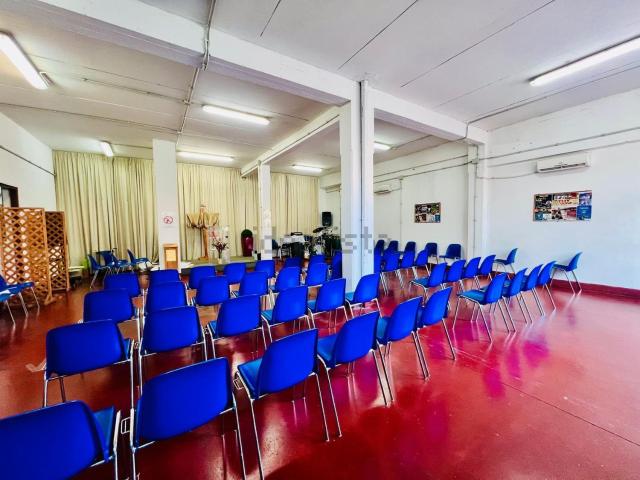 Locale in vendita di 300 m² in Via Corleone