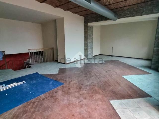Locale in vendita di 300 m² in Via Corsica, 45