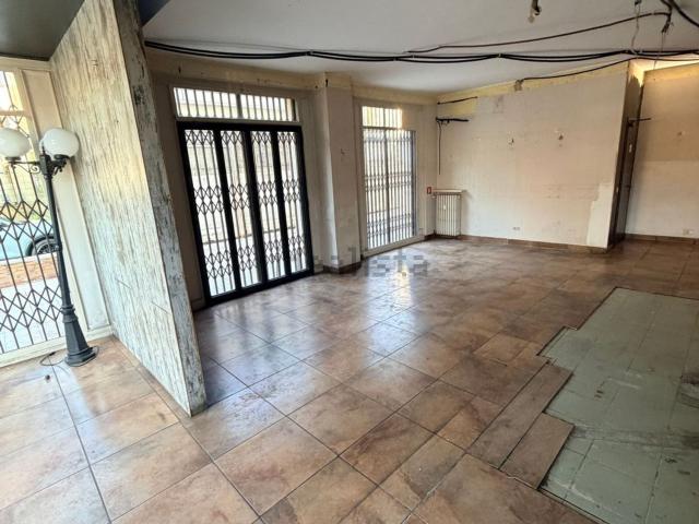 Locale in vendita di 300 m² in Via Camillo Campari, 23