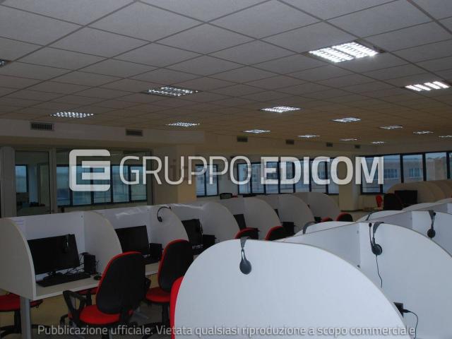 Locale in vendita di 300 m² in Via Aldo Bartocci