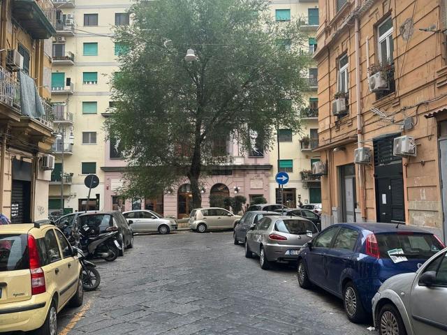 Locale in vendita di 300 m² in Via Giuseppe Antonio Pasquale