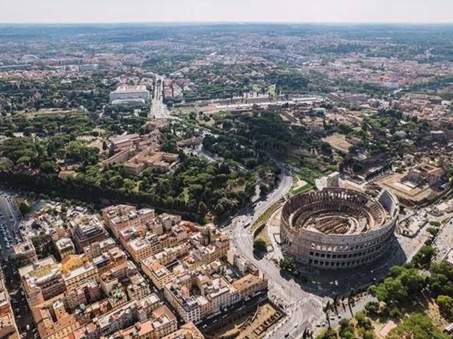 Locale in vendita di 300 m² in Via della Trinità dei Pellegrini