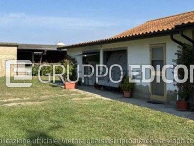 Locale in vendita di 300 m² in Via delle Rivare