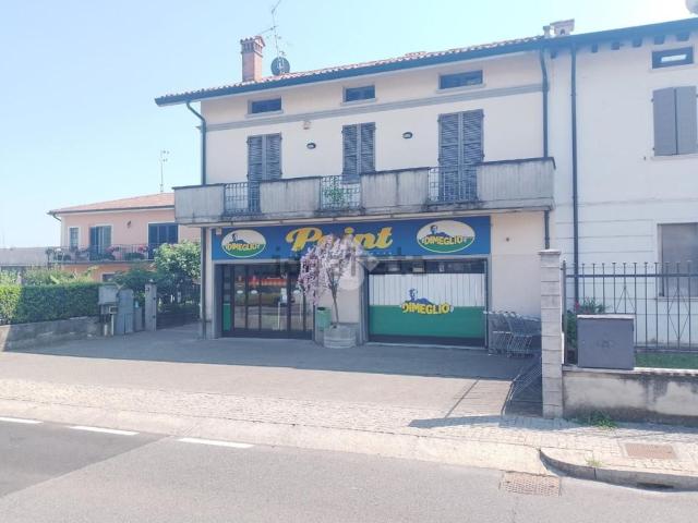 Locale in vendita di 300 m² in Via San Valentino, 22