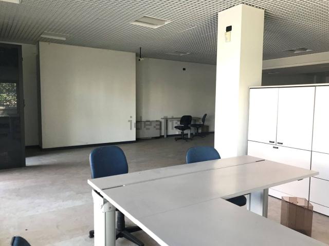 Locale in vendita di 300 m² in Via Roma