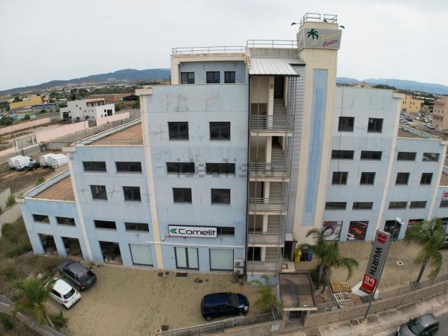 Locale in vendita di 300 m² in Via Talete