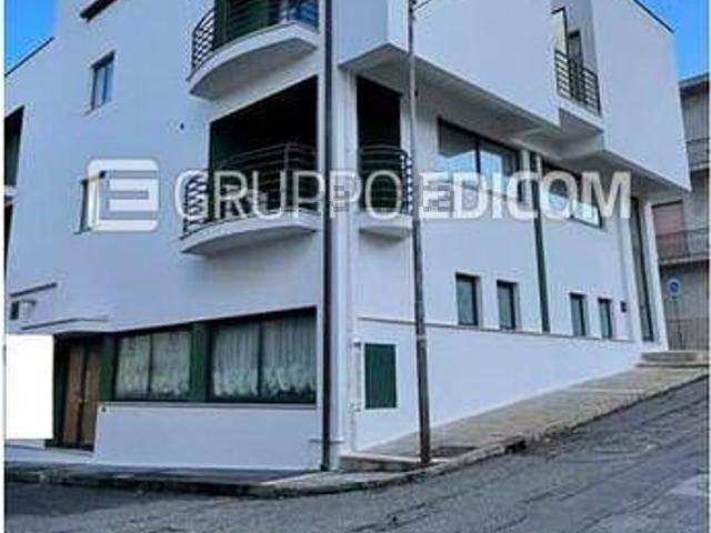 Locale in vendita di 300 m² in Via Tripoli