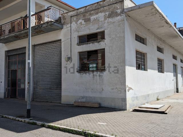 Locale in vendita di 300 m² in Via Val Solda, 32