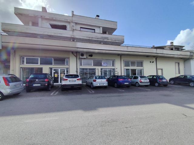 Locale in vendita di 300 m² in Viale Fabrateria Vetus
