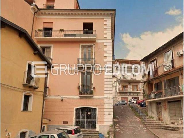 Locale in vendita di 300 m² in Largo Gualtieri