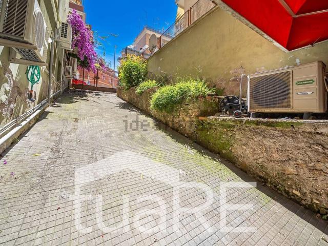 Locale in vendita di 300 m² in Largo Nella Mortara