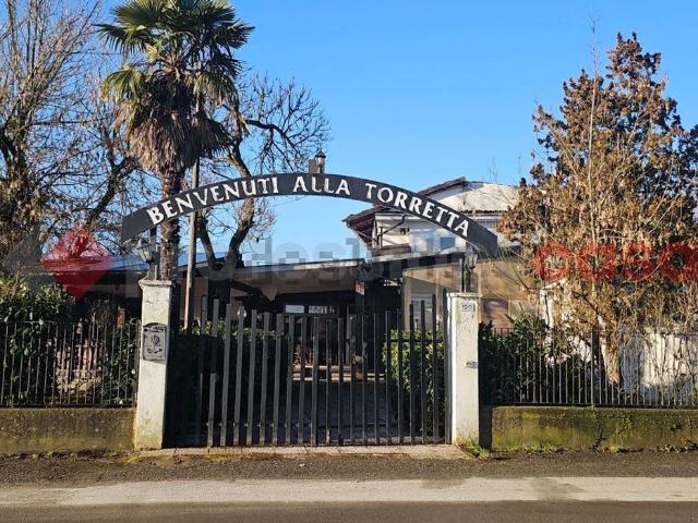Locale in vendita di 300 m² in Strada Pinerolo, 120