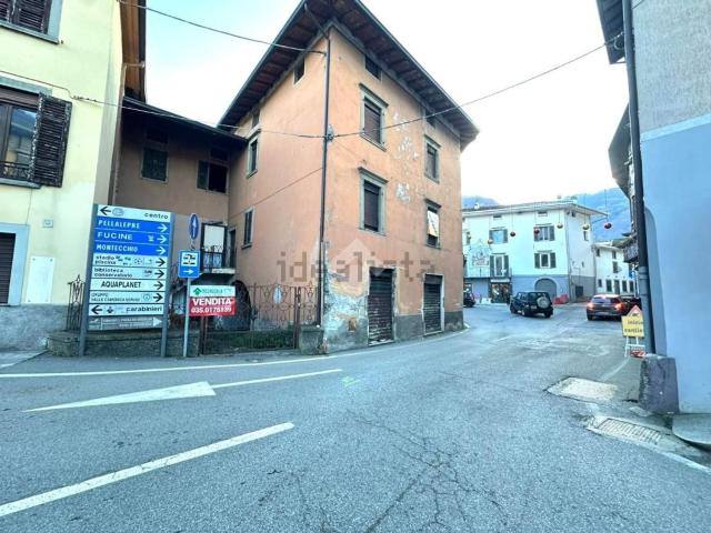 Locale in vendita di 302 m² in Piazza Giacomo Matteotti, 3