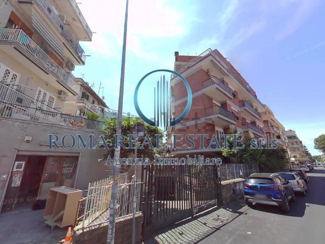 Locale in vendita di 305 m² in Via dell&apos Alloro